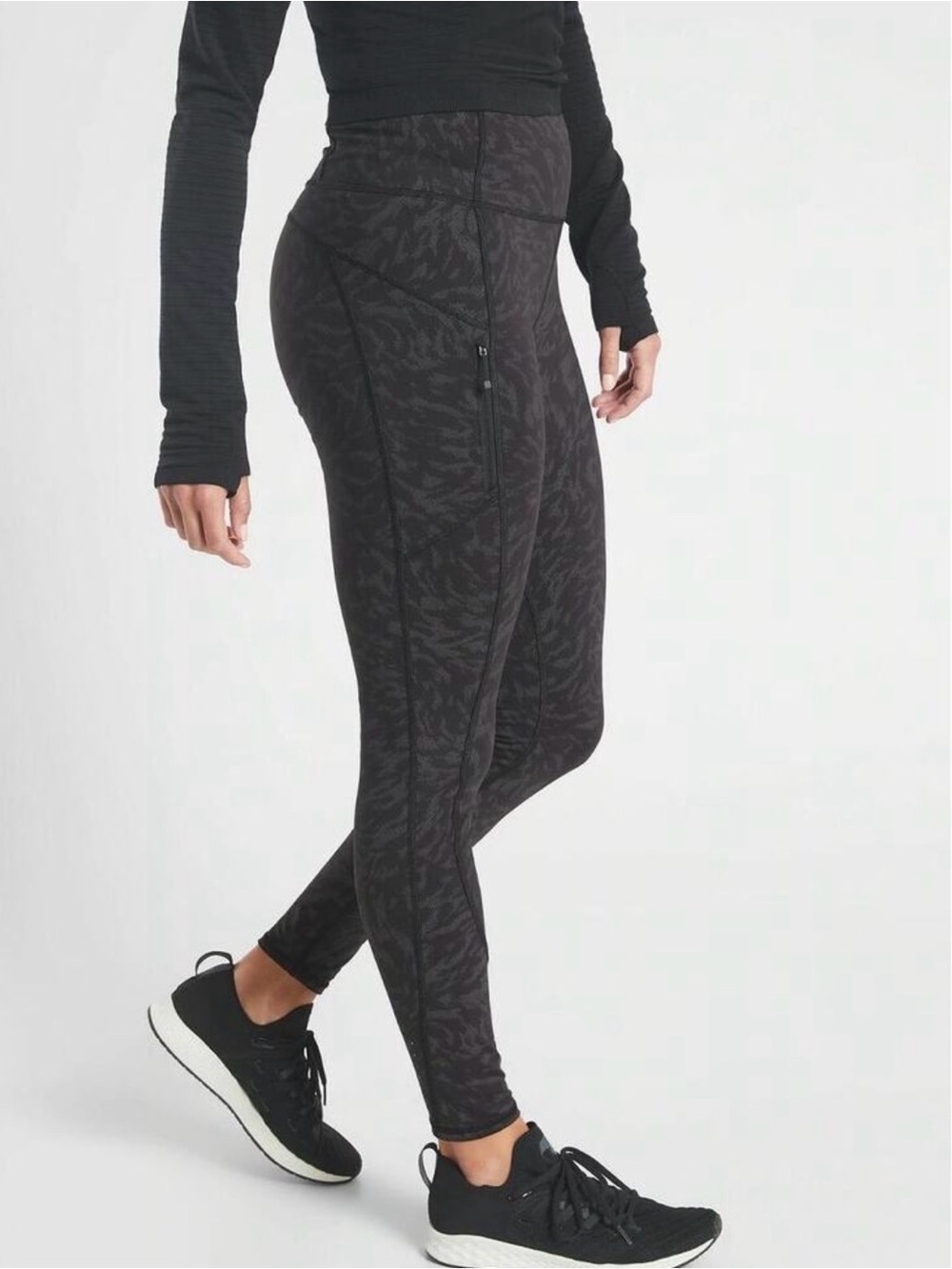 Athleta Rainier Reflective Tight Black Animal Print Leggings Size Small